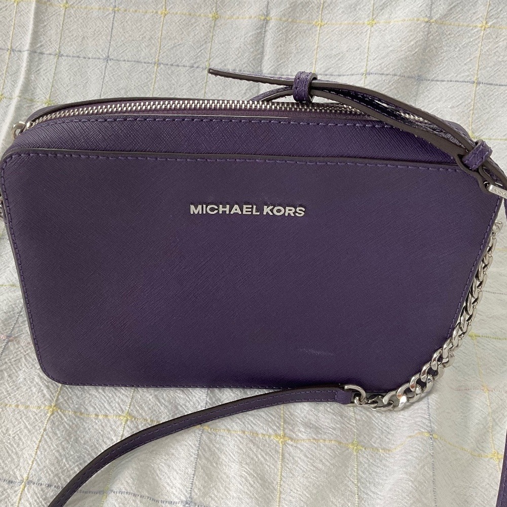 MICHAEL Michael Kors Large Jet Set EastWest Crossbody purple/silver chain accent